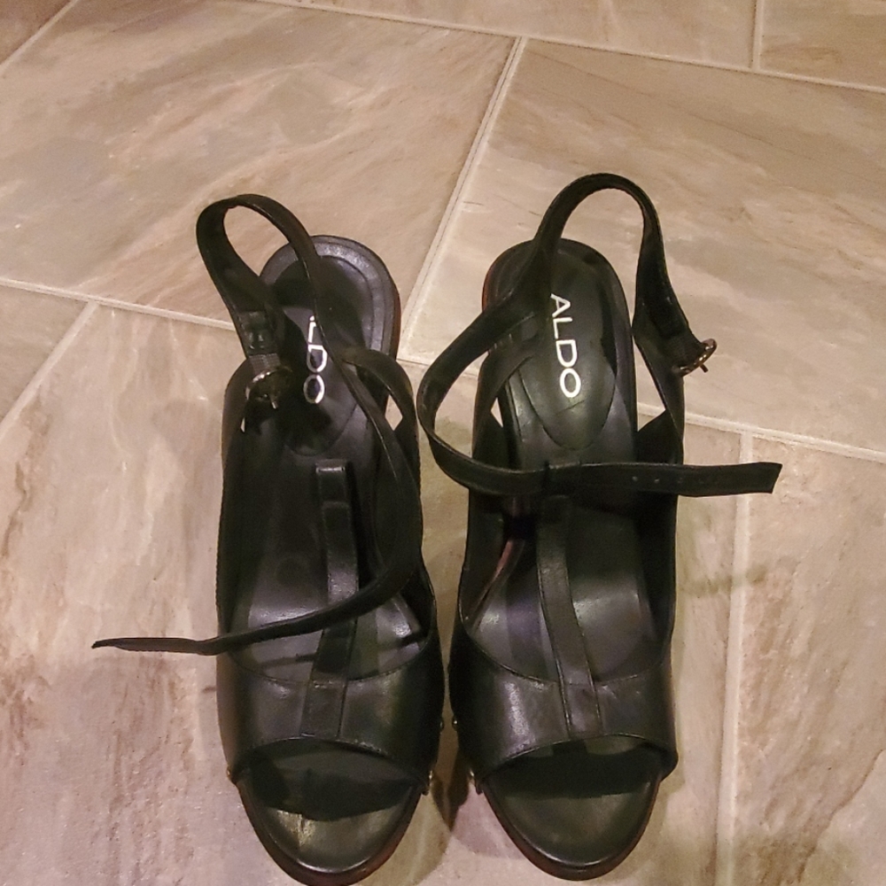 Women's shoes